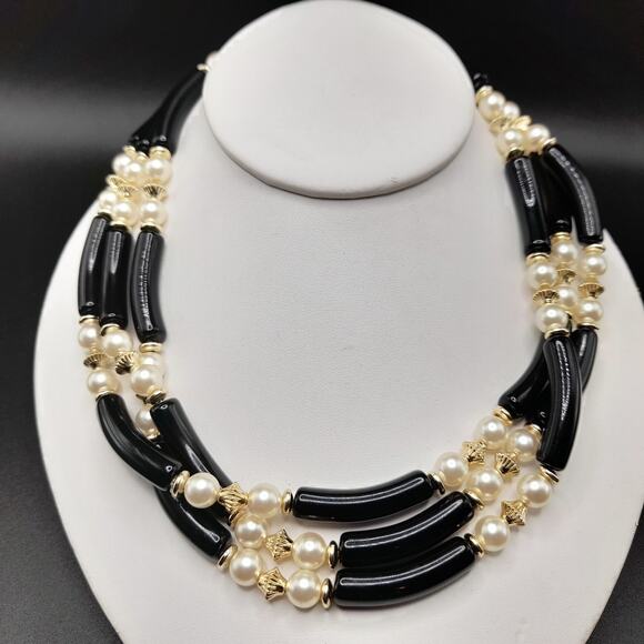 Vintage Black Lucite Bead Necklace, Faux Pearls, 3 Strands, Box Clasp - Picture 2 of 10